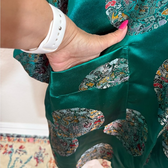 Luxurious Green Satin Kimono Robe - Picture 3 of 7